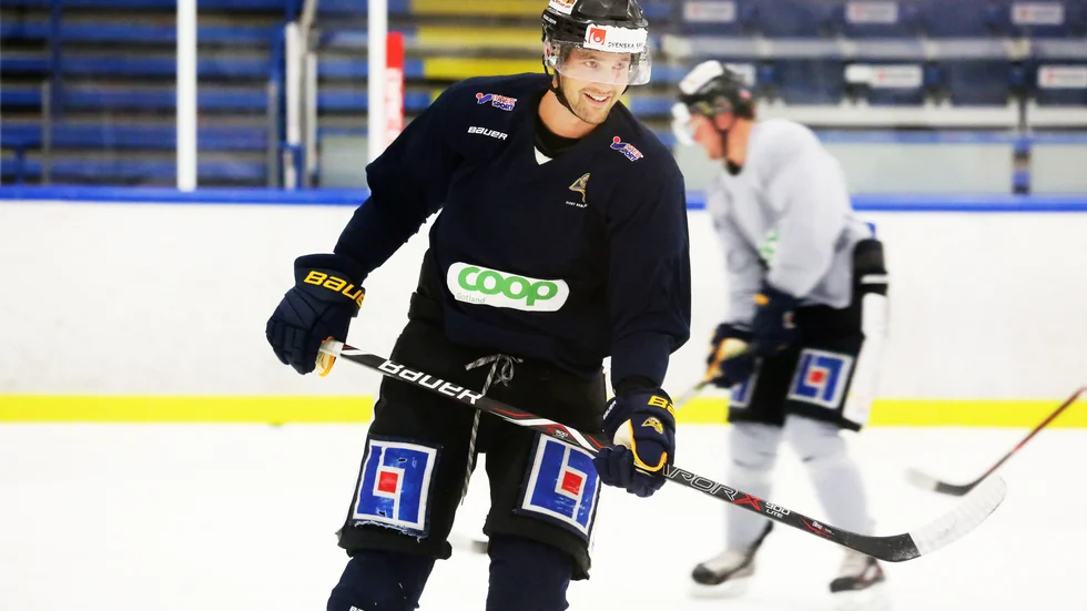 Lukas Renlund är nyopererad och har inte spelat en match i höst.