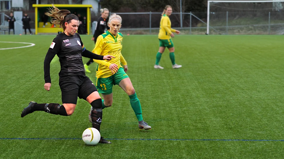 Uppsala Fotboll vinner med marginal i första träningsmatchen mot Bollstanäs. 