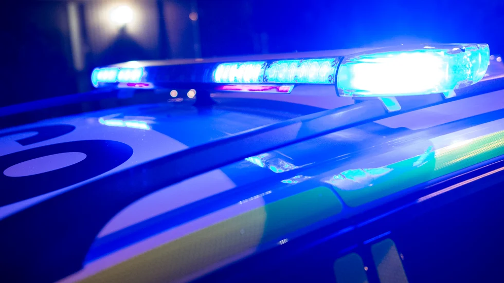 Anmälan ska röra sig om någon form av hot. Men så mycket mer än så vill polisen inte berätta i nuläget.