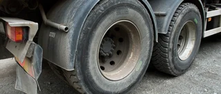 Lastbil kan ha läckt ut 600 liter diesel