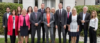 Svårt läge för S i mittenpolitisk regering 