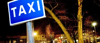Taxichaufför hotades av passagerare
