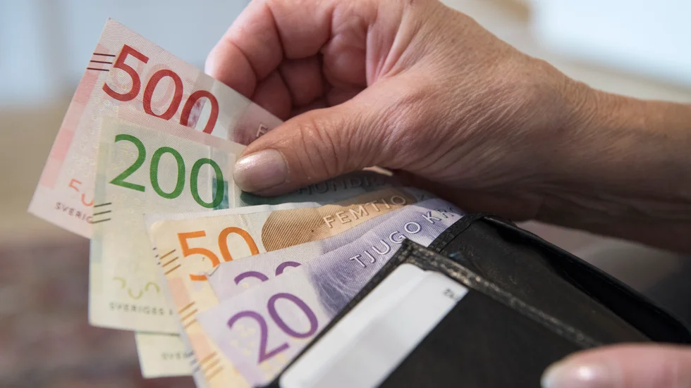 "Antalet bankkontor med kontantservice mer än halverades mellan 2011 och 2016."