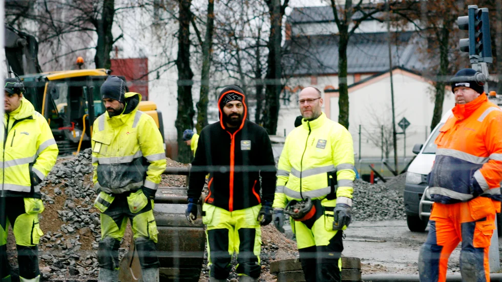 Kort rådslag pågår i det korsningen Kungsgatan och Ståhlbergsvägen.