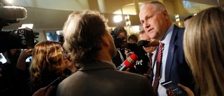 Riksdagen reser sig mot regeringen
