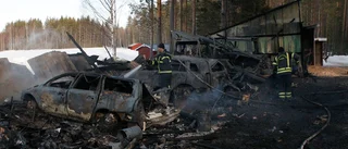 Garage totalförstört efter brand i Bränna