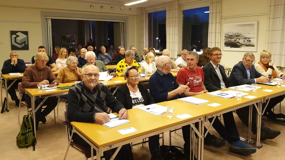 Fullmäktige i Boxholm säger nej till insynsplatser i kommunens nämnder och till att publicera alla handlingar och beslutsunderlag på kommunens hemsida,
