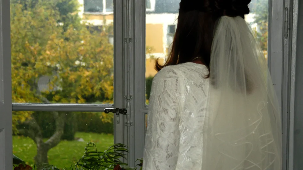 Varje år kommer utländska kvinnor till Sverige för att gifta sig med en svensk man.