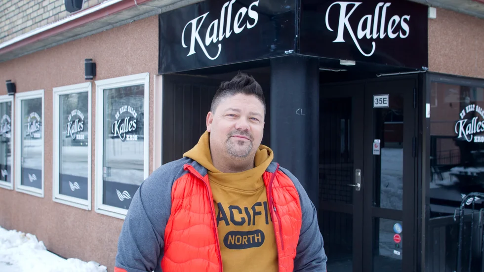 Pontus Öberg, ägare av Kalles krog, har inte mycket till övers för de nya restriktionerna som han upplever som luddiga och svåra att efterleva i en krogmiljö. (Arkivbild)