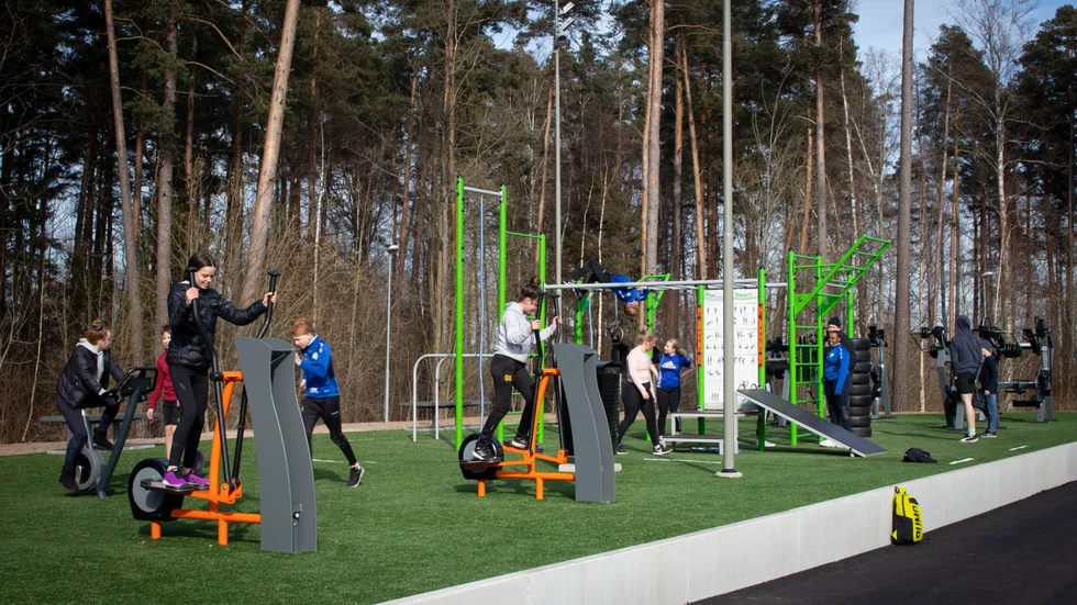 Det nya utegymmet kommer likna det som finns vid Skänninge IP. På Mjölby kommuns youtubekanal finns instruktionsvideos och träningsprogram för utegymmen, för den som känner sig osäker.