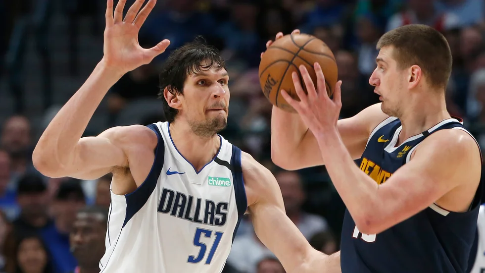 Dallas mot Denver möttes den 11 mars, den senaste dagen det spelades NBA-basket. Arkivbild.