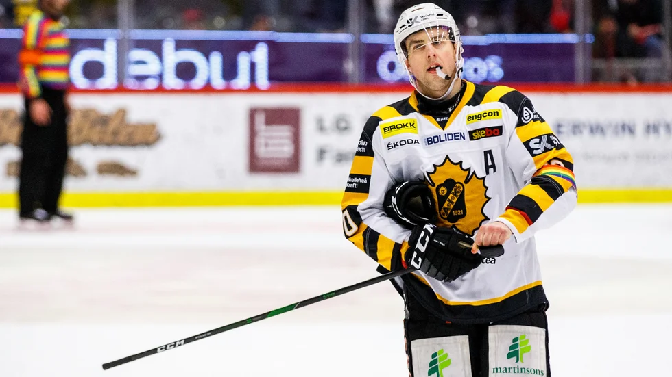 Joakim Lindström får spela på en ny tid på lördag.