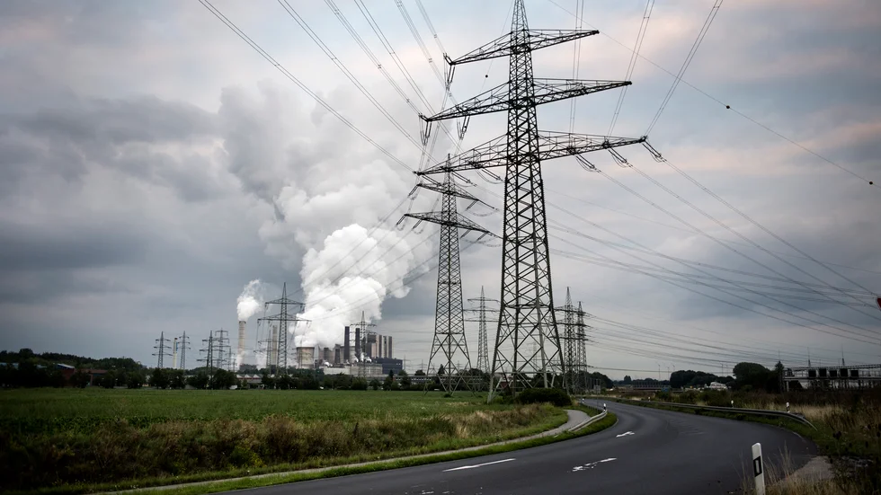 Lage Hortlund ifrågasätter satsningen H2 Green Steel. "En mycket större effekt skulle uppnås genom att sälja svensk fossilfri el till Tyskland och Polen som producerar el med kolkraft än den mindre effekt projektet får", skriver han. (På bilden ett kolkraftverk i Tyskland).