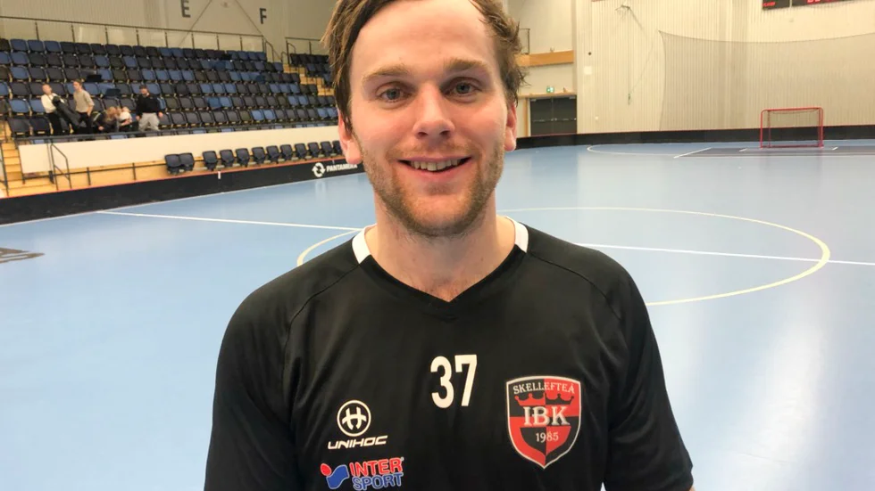 Skellefteå IBK:s Peter Hartman gjorde tre mål mot Rönnskär.