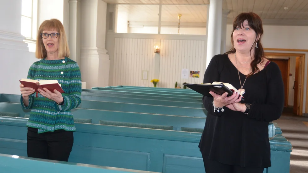 Elisabeth Hedblad och Anna Renström sjöng i år under inspelning istället för framför en fullsatt publik i Landskyrkan. 