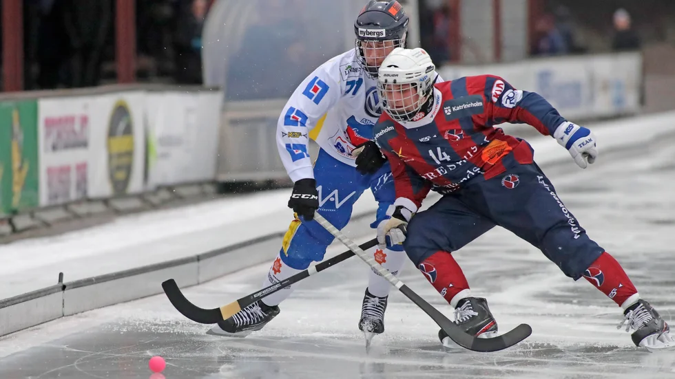 Än har KVBS bara klart med tre träningsmatcher i höst efter stora problem att få istid.