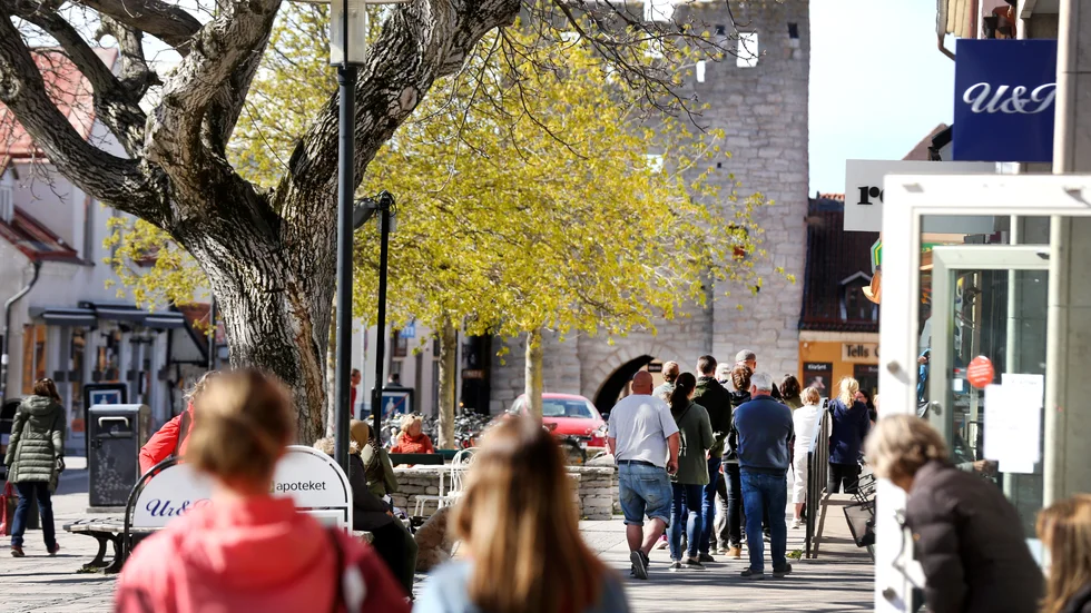 Matematikprofessor Tom Brittons beräkningar visar att Stockholm bör ha uppnått flockimmunitet mot covid-19 om ungefär en månad. Gotland ligger långt efter.