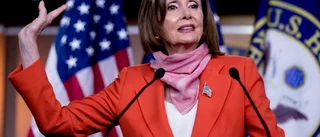 Pelosi stöttar Biden i presidentvalet
