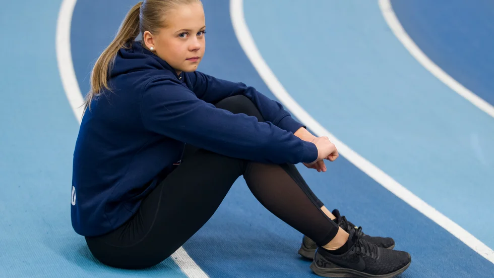 Motala AIF:s friidrottare Lina Ånstad slog till med ett klubbrekord i tresteg.