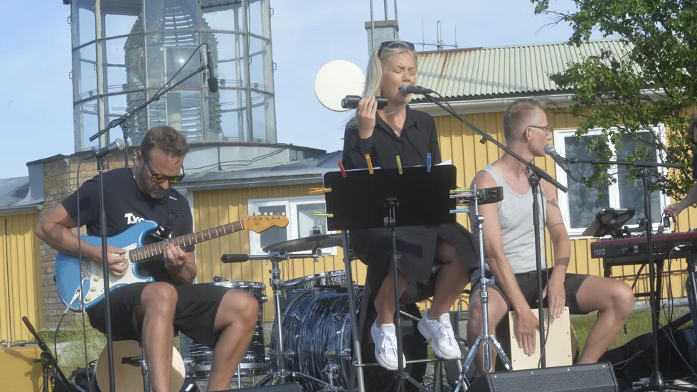 Maja Stenberg inleder Musik på Bjuröklubb. 