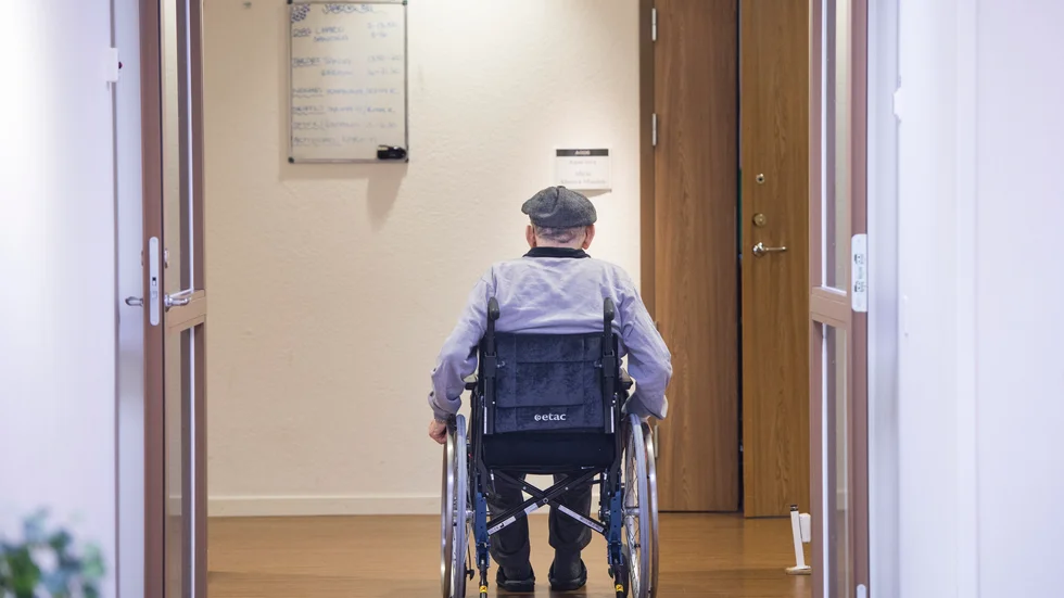 Kommunerna får bidrag av socialdepartementet för att motverka konsekvenserna av isolering för äldre.