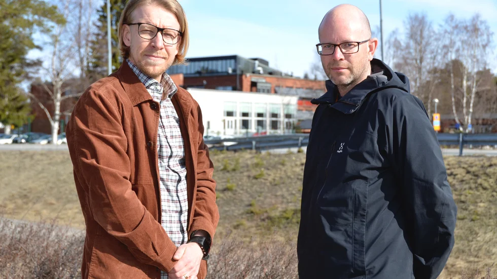 "Vi är glada över att frågan diskuteras. Det handlar om arbetsvillkor, arbetsmiljö och lärarrollen" säger Anders Grahn och Patrik Larsson.