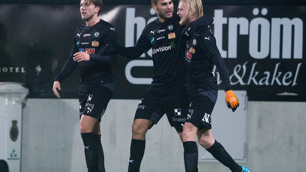 Radarpar? I Örebro (bilden är från 2015) jublade i alla fall Astrit Ajdarevic och Kalle Holmberg. Samma scener i Djurgården där de båda nu huserar?