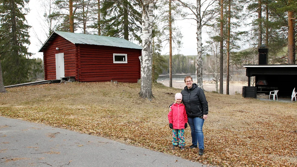 Erika Carlbergs familjeföretag, här med dottern Ida, kommer driva både Kanis och Selholmens campingar. Passande då det ena är en vinteranläggning och den andra är en sommaranläggning.