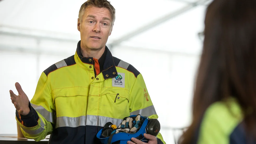 Jans Riglert, fabrikschef på SCA i Piteå, säger att tanken är att genomföra höststoppet med försiktighetsprincipen. (Arkivbild)