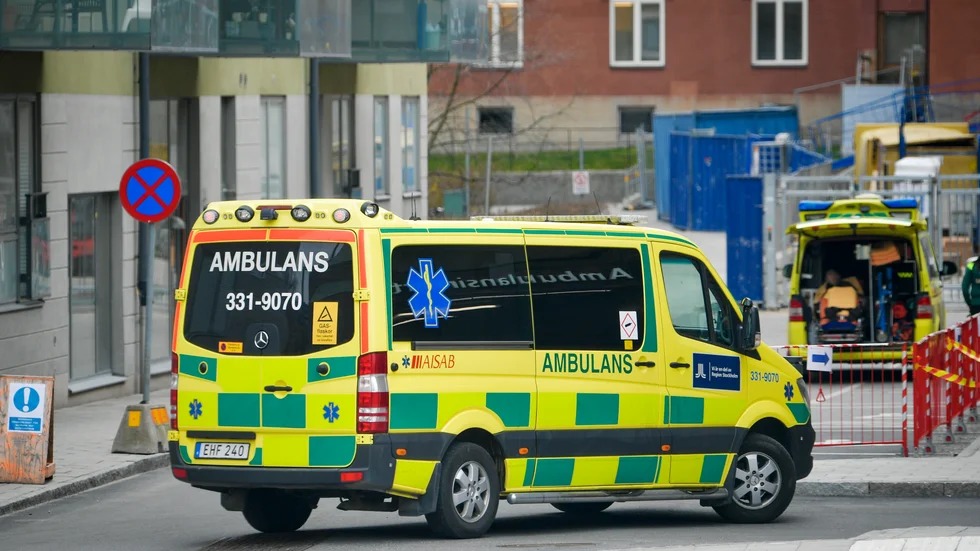 En ambulans i Stockholm anländer till akutmottagningen på S:t Görans Sjukhus. Arkivbild.