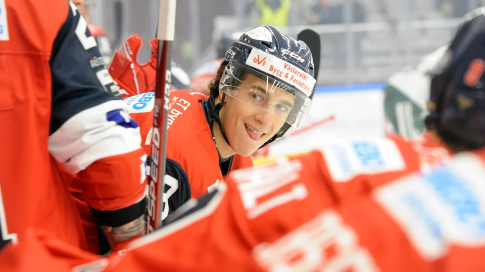 Sajten Hockeynews skriver att Ken Jäger för tillfället tränar med HC Lausanne som ska vara intresserade av 22-åringens tjänster till kommande säsong.

