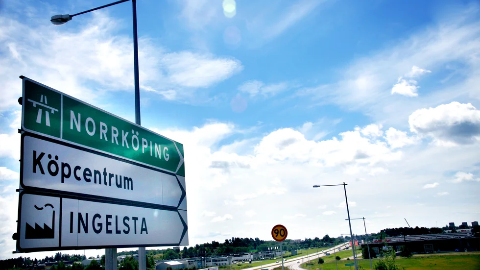 Kvinnan var hungrig och tog bilen fast hon saknade körkort och var påverkad av narkotika.
