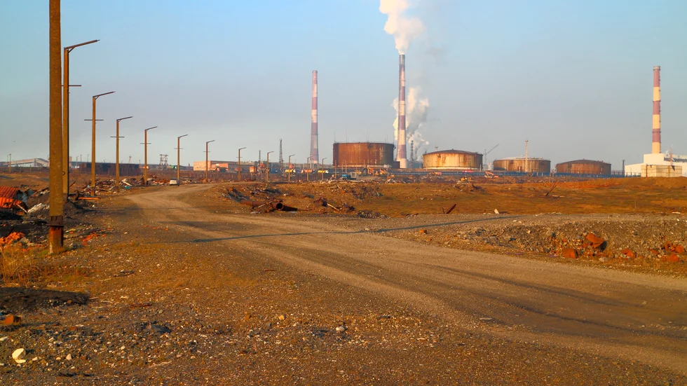 Anläggning med oljelagring i Norilsk, Ryssland.