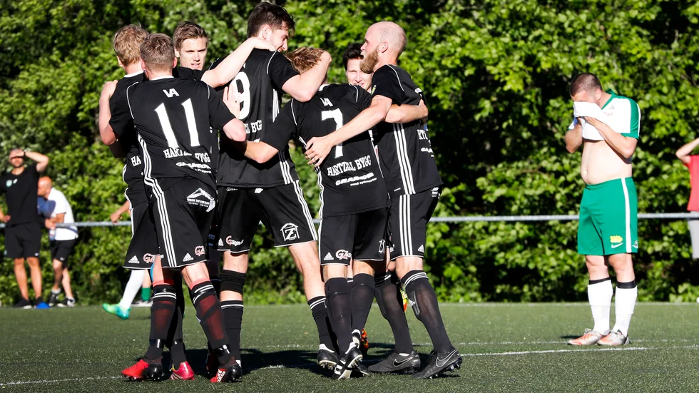 Jag hoppas att den anrika föreningen Fanna BK kan ta sig igenom de problem klubben hamnat i, skriver Björn Olsson.