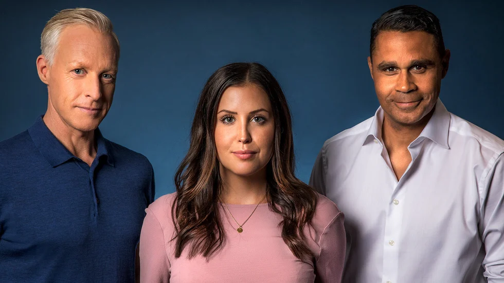 André Pops tillsammans med fotbollsexperterna Therese Strömberg och Daniel Nannskog. Pressbild.