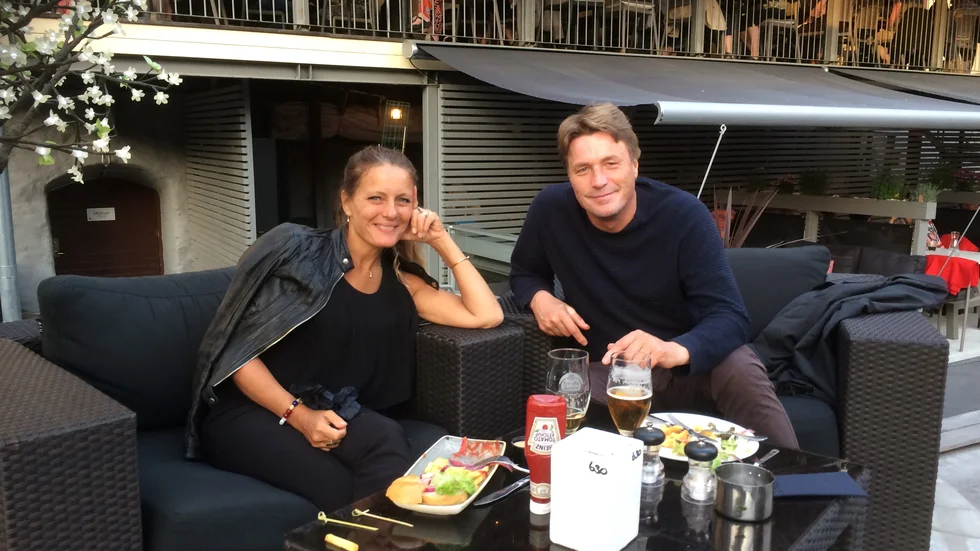 Lana Brunell och Thomas Bodström: deckarförfattare och cyklister. 