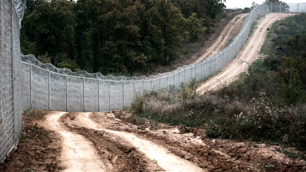 Dagens debattör hävdar bland mycket annat att statsminister Stefan Löfven har otur med sin ovilja mot murar. På bilden delar av  muren/stängslet mellan Bulgarien och Turkiet. 