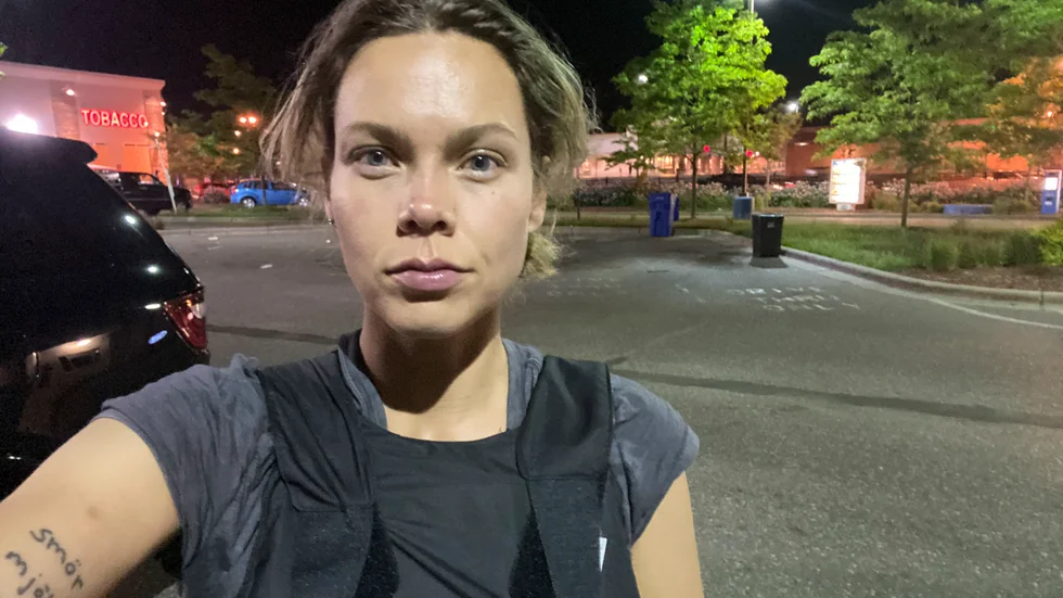 Expressens USA-korrespondent Nina Svanberg blev skjuten med gummikulor natten till lördag. Natten därpå var hon tillbaka och bevakade upploppen.
