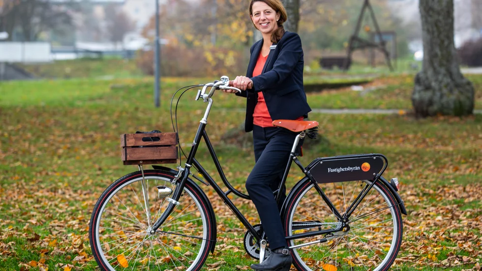 Jenny Holgersson är fastighetsmäklare och kontorschef på Fastighetsbyrån Gotland. Hon tror att efterfrågan kommer att vara fortsatt hög under nästa år, om än inte lika extrem som i år.