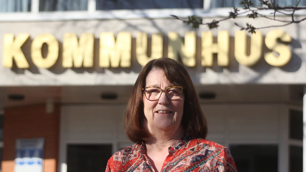 Socialchef Ann-Gret Sillén bekräftar att ett första fall av Covid -19 nu har bekräftats inom vård- och omsorg i Hultsfreds kommun.