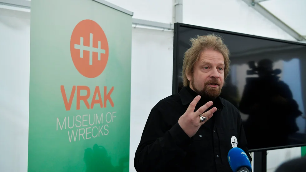 Marinarkeolog Jim Hansson upprörs över att plundrare stulit från ett 1500-talsvrak utanför Dalarö. Arkivbild.