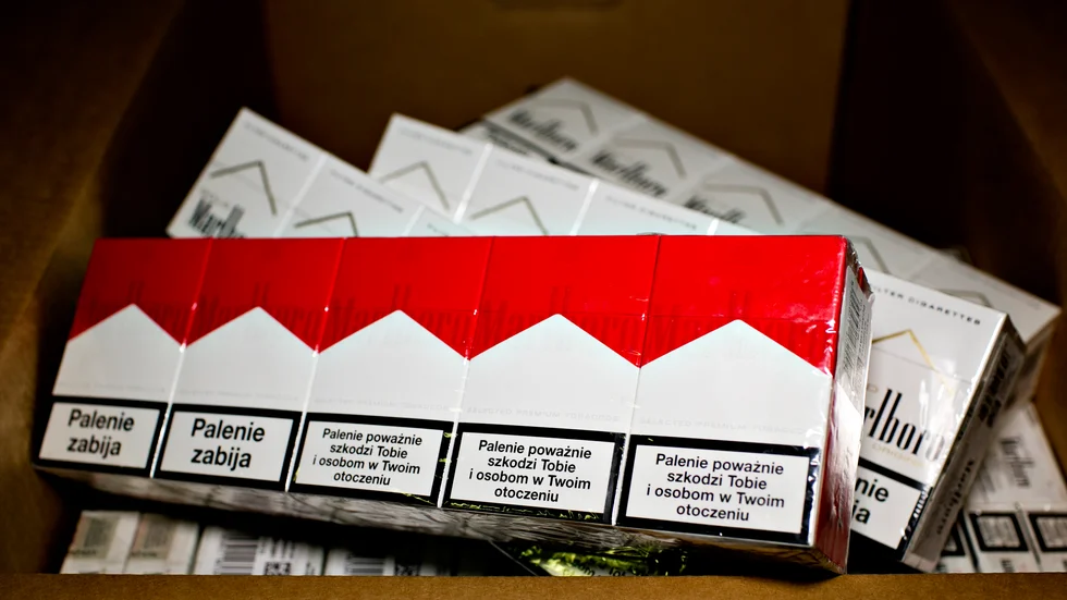 Med 800 cigaretter och 15,5 kg tobak till vattenpipa stoppade den nu dömde katrineholmaren i tullen på Arlanda. Bilden är tagen i ett annat sammanhang.