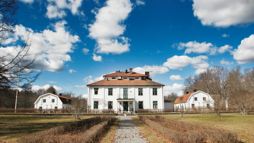 "Det är hopp och förtvivlan och sömnlösa nätter, men vi har bestämt oss för att ta oss igenom det här", säger Sofia Hjärner på konferensanläggningen Noors slott i Knivsta.