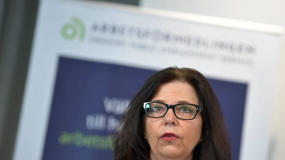 Arbetsförmedlingens generaldirektör Maria Mindhammar vill ha mer pengar. Det borde hon få.
