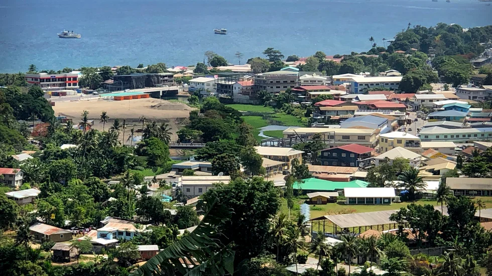 Fartyg för ankar utanför Salomonöarnas huvudstad Honiara. Arkivbild.