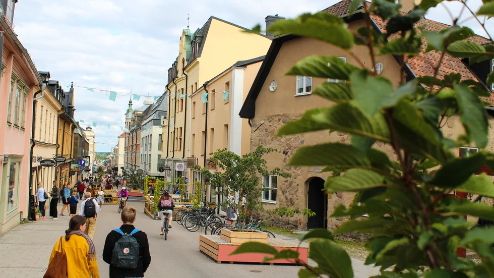 Linköpings kommun har vuxit med cirka 20 000 nya invånare de senaste tio åren. Det är nästan ett helt Finspång som har tillkommit, skriver Muharrem Demirok (C).