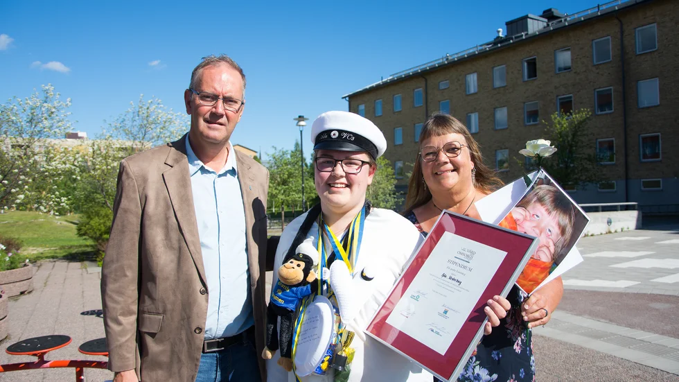 Vid utspringet väntade föräldrarna Ulf Westerberg och Ammi Isaksson Männikkö och gratulerade till studentexamen.  