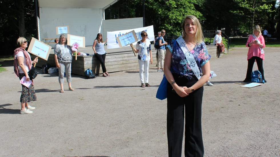 Emma Klingvall är avdelningsordförande för Vårdförbundet i Östergötland. Hon och ytterligare några medlemmar deltog vid gårdagens manifestation för högre löner.