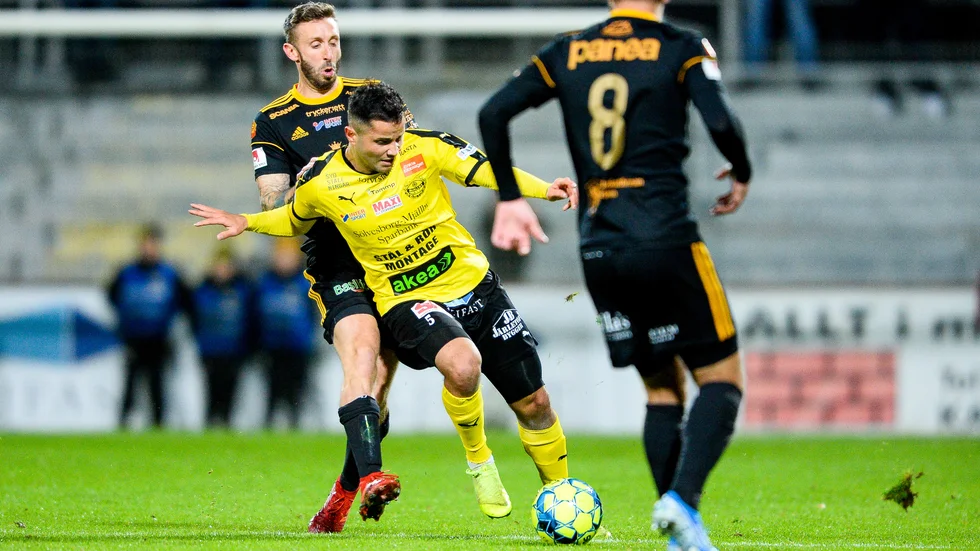 Mjällby, i gult, är tillbaka i allsvenskan den här säsongen. Arkivbild.