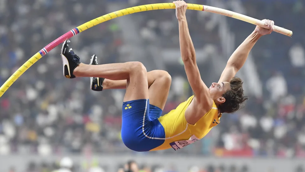 Stavhopparen Armand Duplantis får vänta på VM till 2022. Arkivbild.